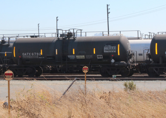 Kinder Morgan's Richmond depot takes in dozens of DOT-111 train cars laden with Bakken crude oil from North Dakota every week. (Phil James/Richmond Confidential)